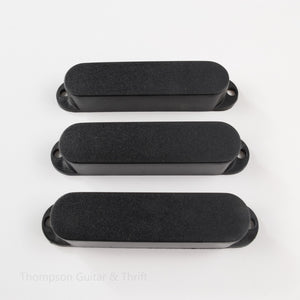 Solid Black Pickup Cover Single Coil (no pole holes)